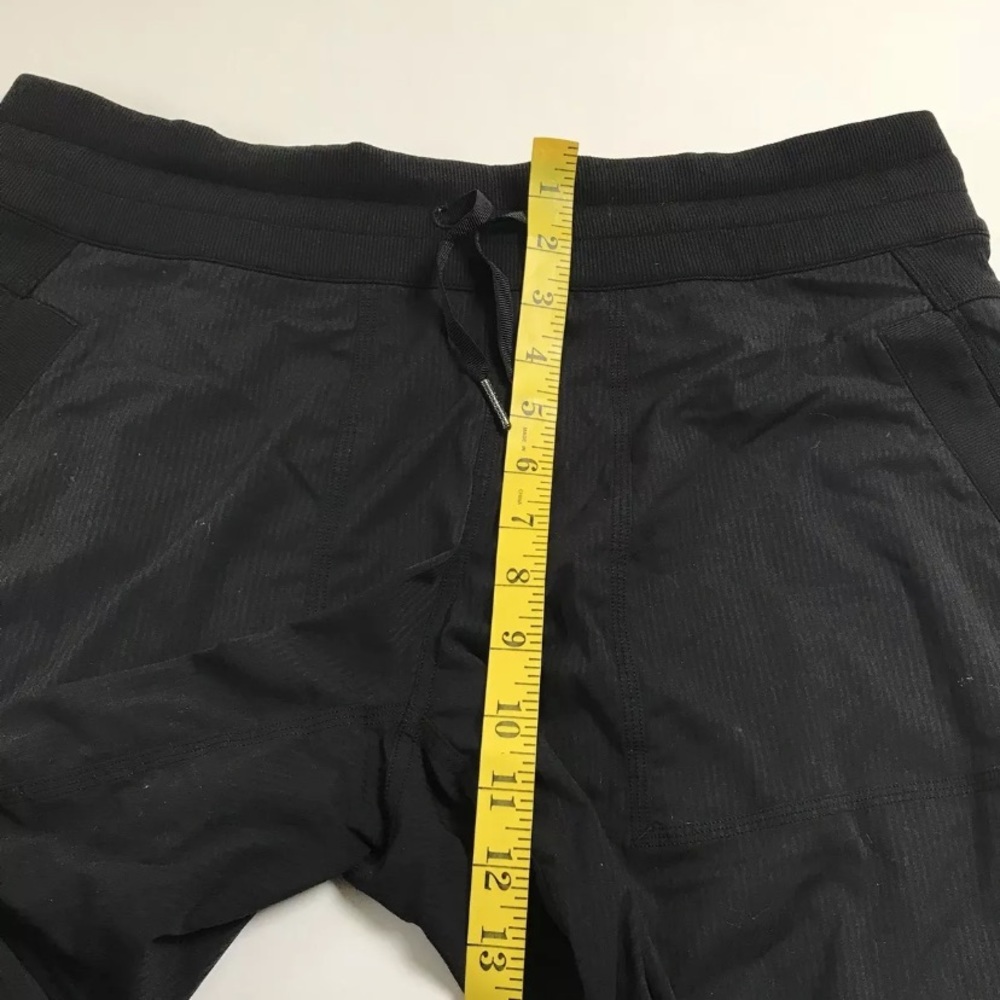 Lululemon Cropped Drawstring Pants - image 5